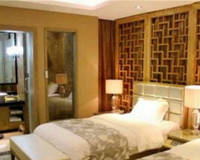 吉陽區商品街 一條大道上的住宿生態——從賓館酒店到住宅底商的旅居圖譜